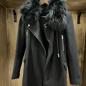 ZARA Black faux fur coat with zips - Size XS